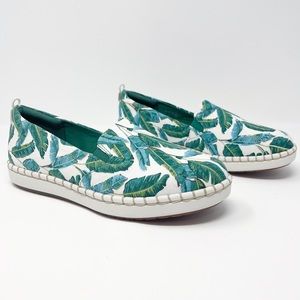 CLARKS Cloudsteppers Step Glow Jade Palm Slip Ons